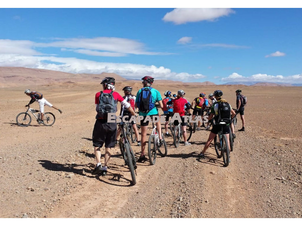 LES HAUTS PLATEAUX TINGARF, NOMADES AIT ABDI ET D'IMILCHIL