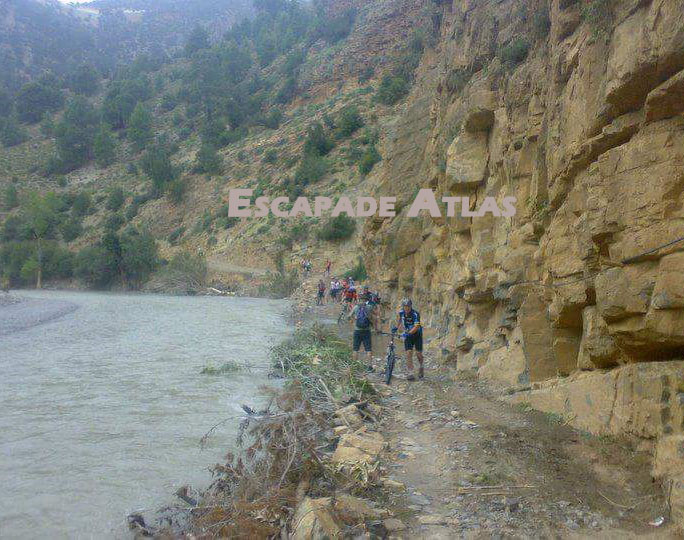 LES HAUTS PLATEAUX TINGARF, NOMADES AIT ABDI ET D'IMILCHIL